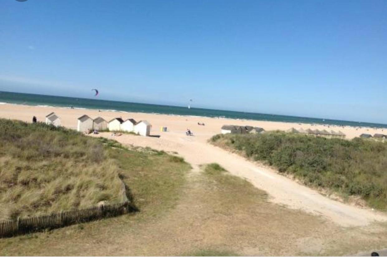Le Riva Plage Appartement Ouistreham Esterno foto